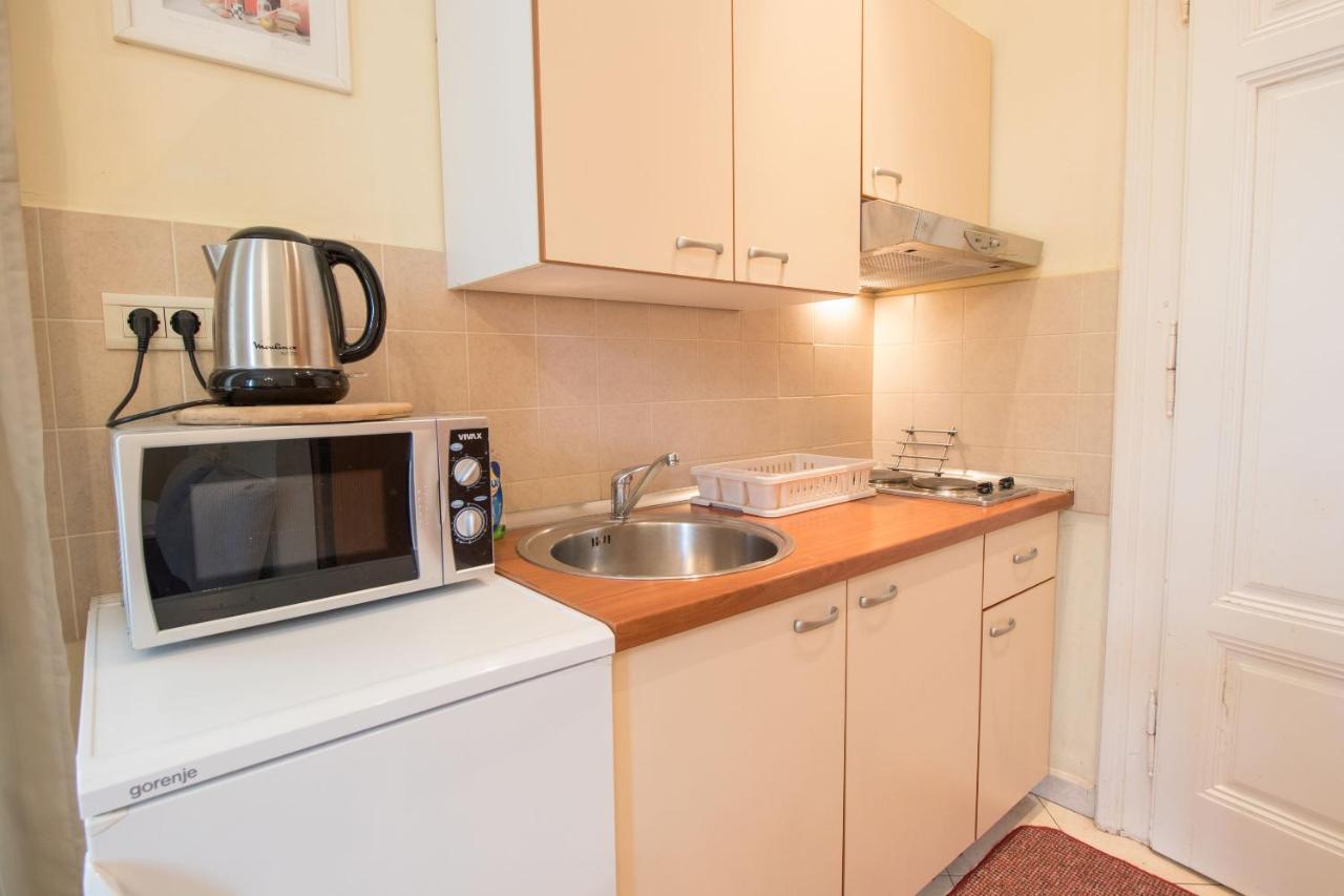 Apartments Rezine ลอฟราน ภายนอก รูปภาพ