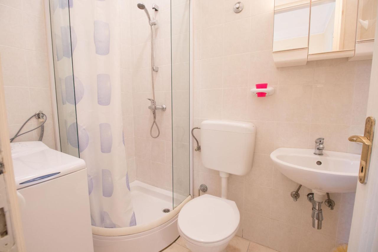 Apartments Rezine ลอฟราน ภายนอก รูปภาพ