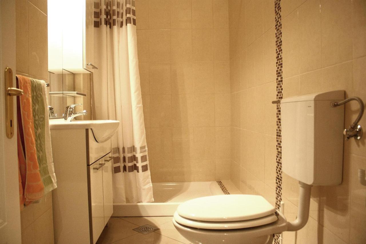 Apartments Rezine ลอฟราน ภายนอก รูปภาพ