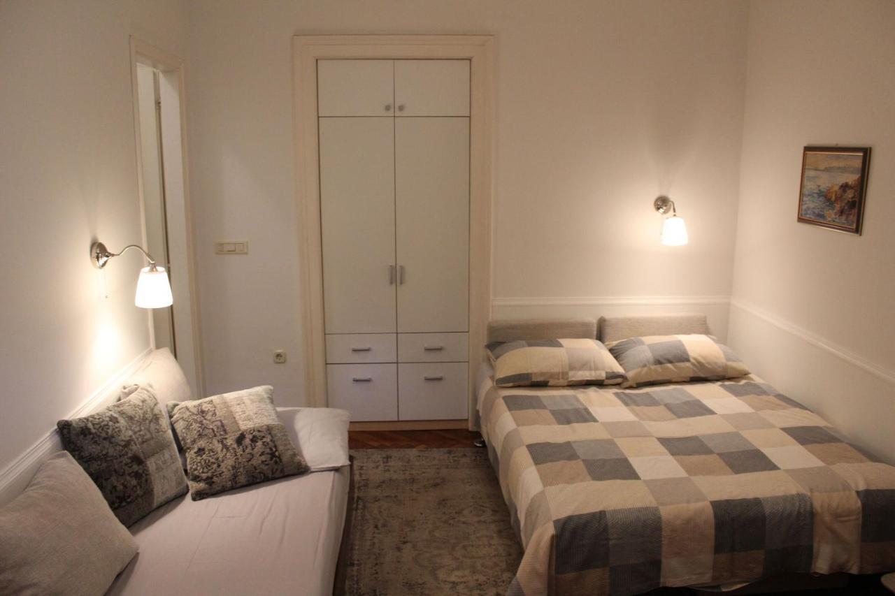 Apartments Rezine ลอฟราน ภายนอก รูปภาพ